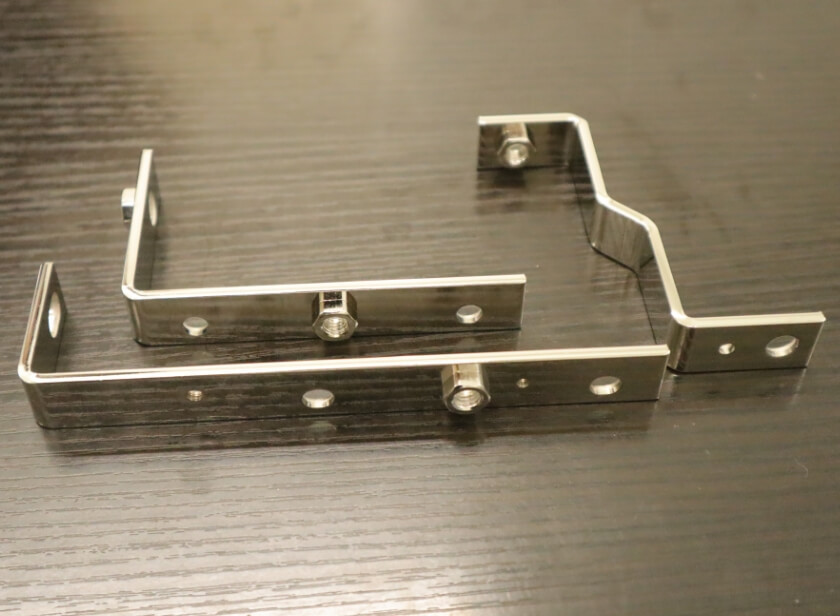 ナット圧入板金メッキ品